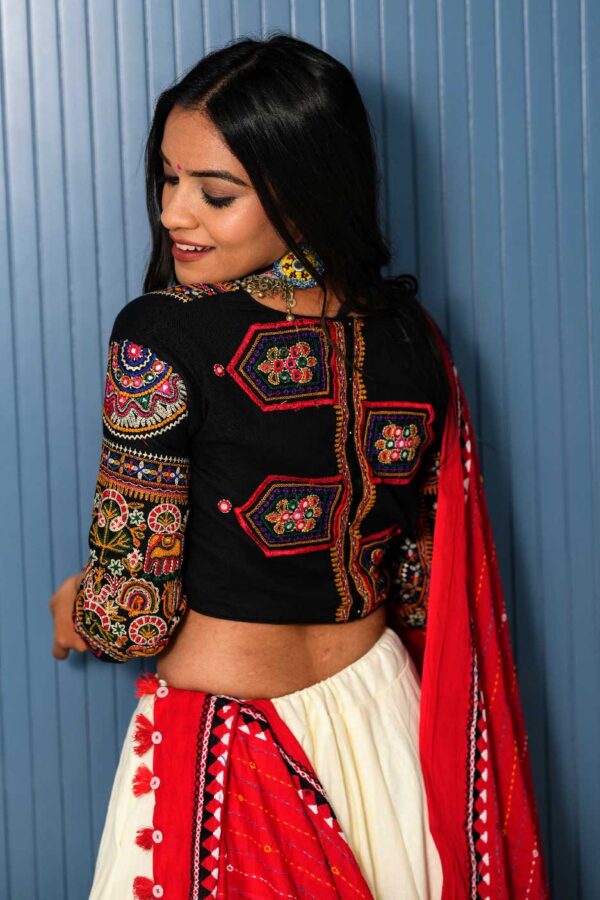 Jagruti Website 05-09 (1) Classy Black Embroidered Chaniya Choli Set
