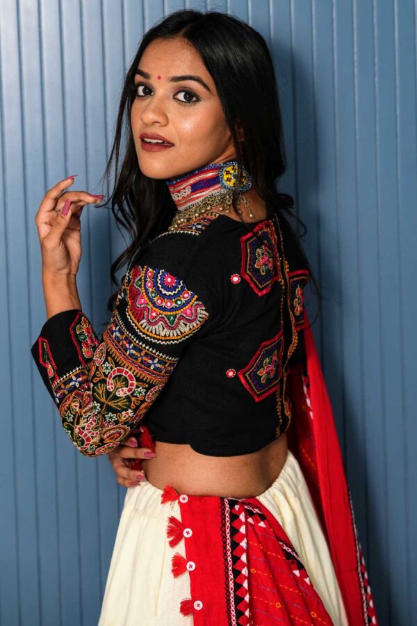 Jagruti Website 05-10 (2) Classy Black Embroidered Chaniya Choli Set