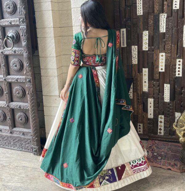 WHITE GREEN CC-5.2 Kutchi Vinatge Green White Chaniya Choli Set