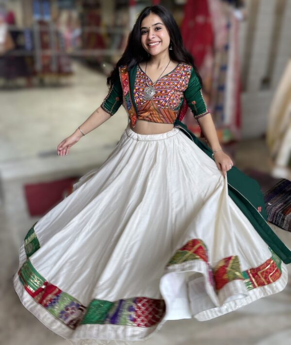 WHITE GREEN CC-5.5 Kutchi Vinatge Green White Chaniya Choli Set