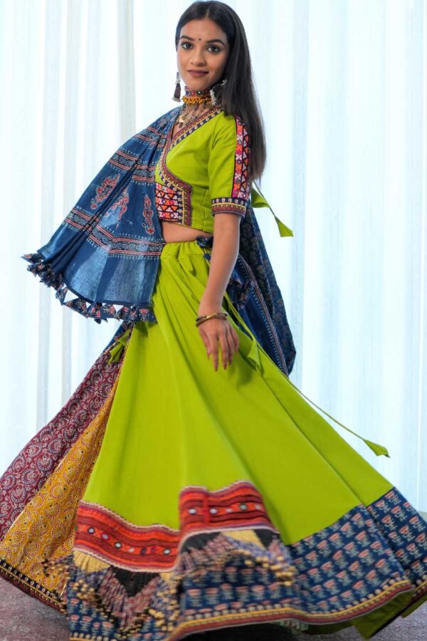 Jagruti Website 03-09 (1) Green & Blue Chaniya Choli Set