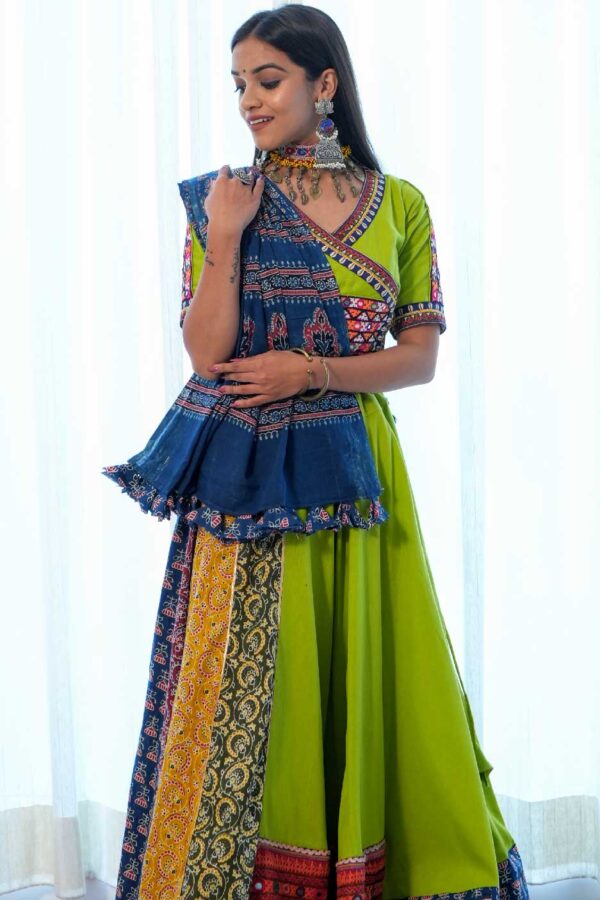 Jagruti Website 03-10 (1) Green & Blue Chaniya Choli Set